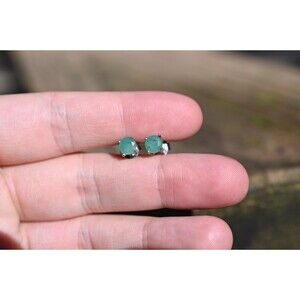 Emerald earrings in 925 sterling silver